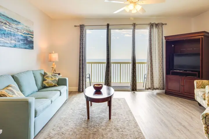 Celadon condo interior, listed as 846 square feet with step-free access
