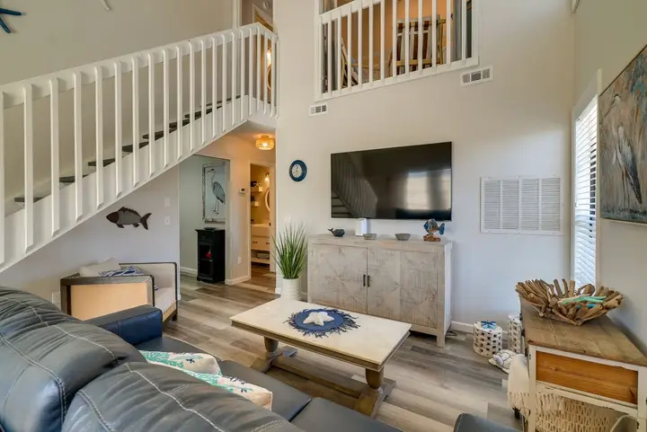 Panama City Beach Vacation Rental | 2BR | 2BA | 960 Sq Ft | Small Step to Enter